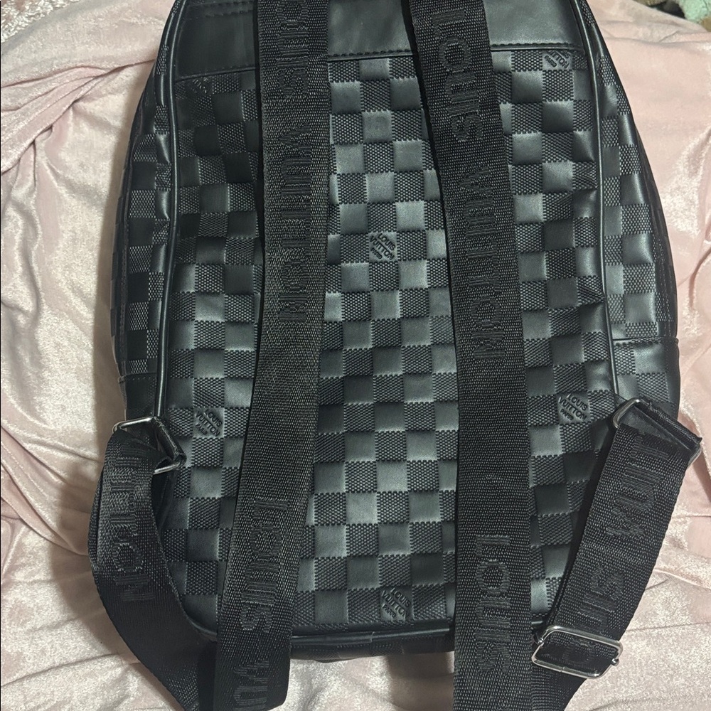 LV backpack - Picture 10 of 11